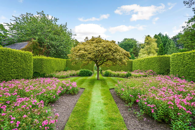 A previous owner and gardener introduced more than 1000 species of rhododendron, 80 species of camellia and some 1300 different types of heather into the grounds of Quarndon Hall.