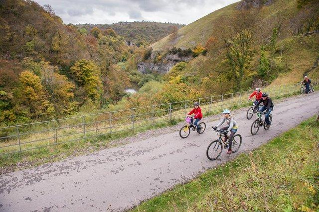One of the most popular cycling routes in the Peak District, the 8.5-mile trail stretches between Blackwell Mill in Chee Dale and Coombs Road in Bakewell. Picturesque landscape lines the route which goes through four former railway tunnels.