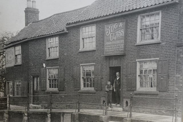 The Jug and Glass public house, Sheffield Road, Stonegravels, 1900s