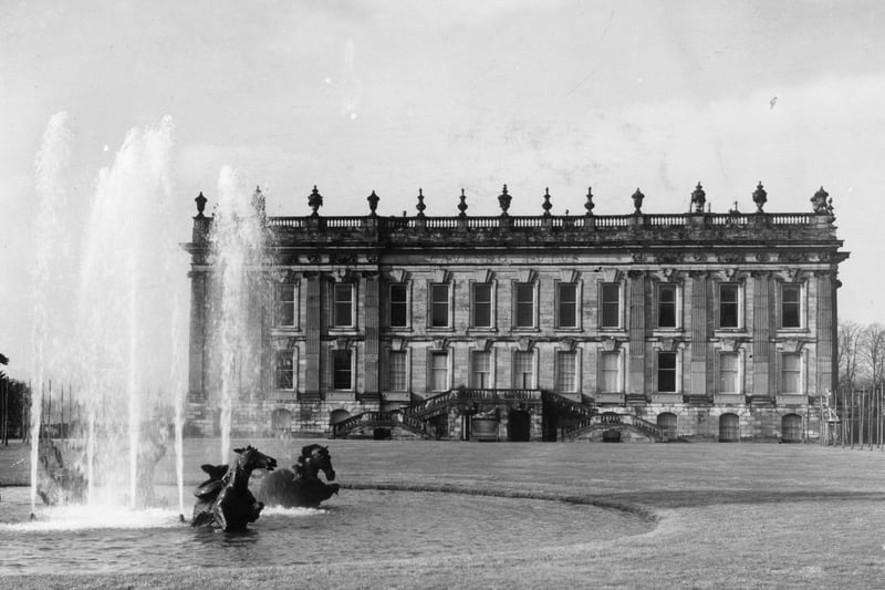 The fountain, grounds and facade of Chatsworth House in the 1960s.  (Photo by Central Press/Getty Images)