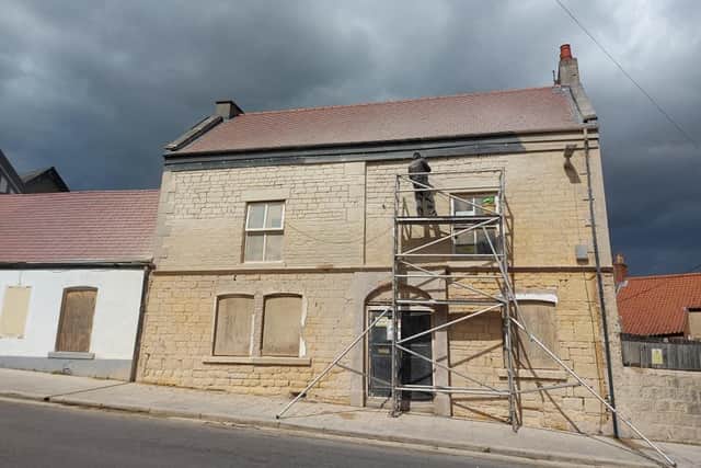 A Chesterfield couple are transforming the old Anchor Inn pub in Market Place, Bolsover into a new bistro pub, bar, B&B and beauty spa.