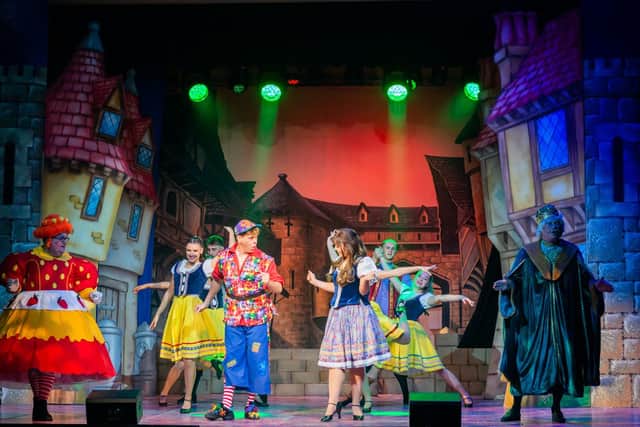 A fantastical tale full of fairies, bravery and enchantment. Featuring all of the best-loved panto shenanigans live on stage