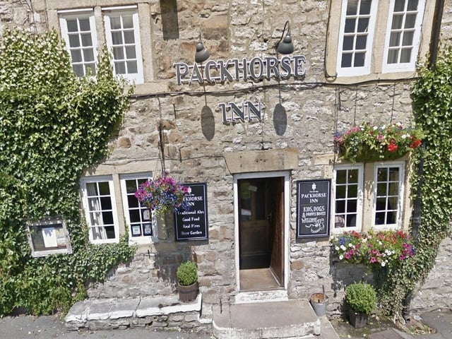 The Packhorse Inn has a 4.7/5 rating based on 802 Google reviews - with the dog-friendly venue praised for its “attentive staff” and “good beer.”