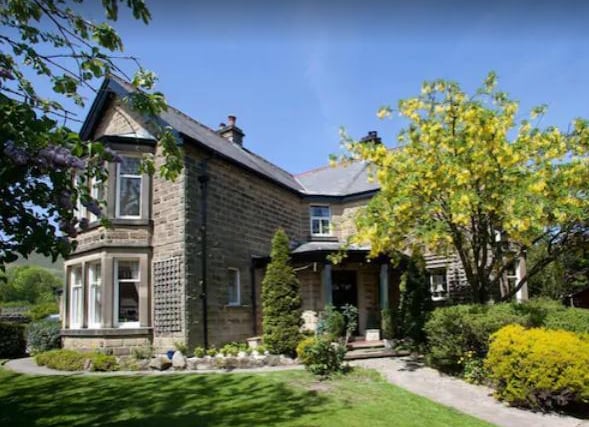 Welcome to our beautiful period Country House Accommodation, set amongst the hills in a stunning location in the heart of the Peak District National Park. Book your stay with the guest house tonight by calling, 01433 670262.