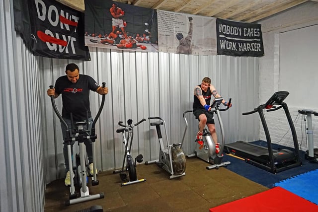 The Fitness factory hosts a cardio suite and sessions with coaches are available between 9 am and 5 pm from Monday to Friday and between 9 am and 2 pm on Saturdays.