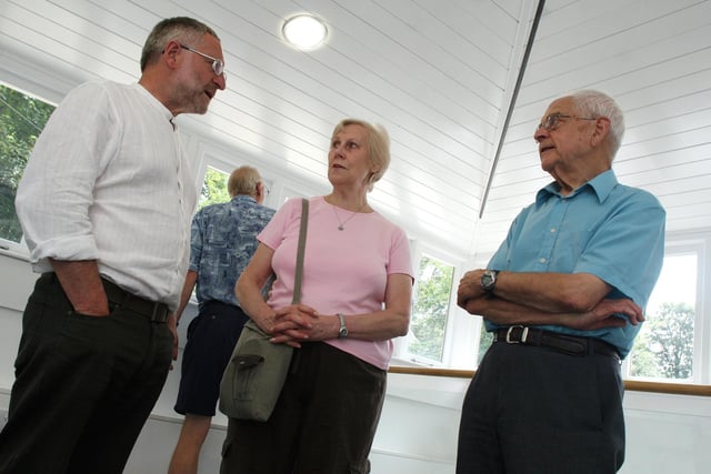 Architect George Jones talked about the renovation of Cromford Station with former Cromford Mill worker John Young of Chesterfield and his wife Meg at the official open day in 2009