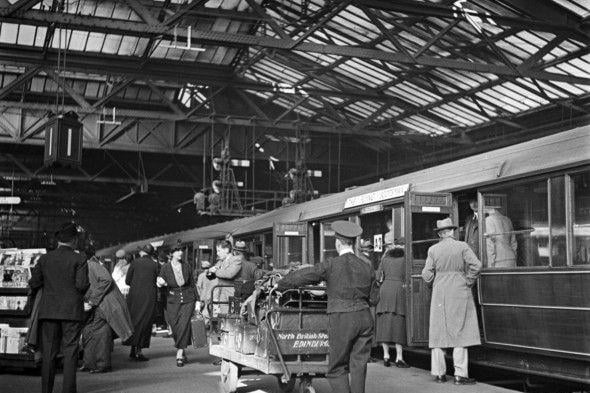 Interior shots of Waverley Station showcase de Poll’s penchant for documentary photography, capturing the hustle and bustle on the concourse and those fantastic thirties fashions.