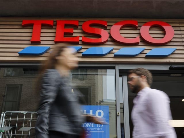 Tesco are also offering customers the opportunity to have their Christmas food delivered to their doors with Christmas dinner box sets of their own.
The box sets are priced at £35 each and are made for two people to share, the supermarket has also launched it’s first ever vegan Christmas dinner box which includes premium vegan products.