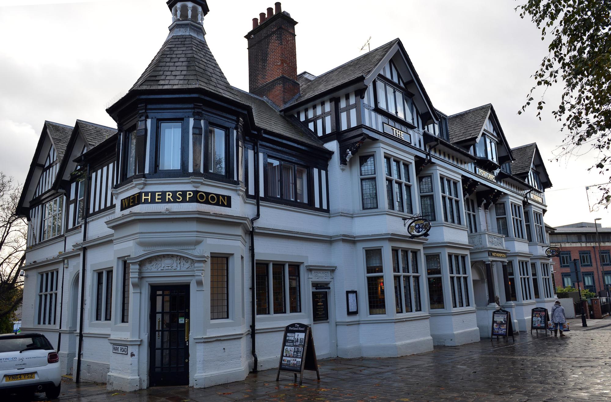 Chesterfield town centre pub applies for pavement drinking licence