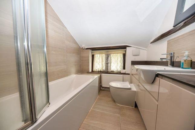 This is what the bathroom looks like.
