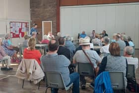 Following a well-attended public meeting on Chesterfield buses held at Loundsley Green Community Centre, MP Toby Perkins has managed to speak to the Operations Manager for Stagecoach in Chesterfield regarding the issues raised by residents.