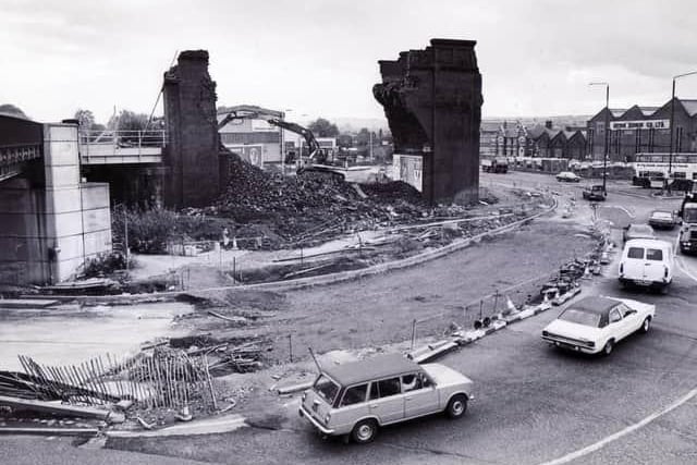 Home to the Growth sculpture and a gateway to Chesterfield, Horns Bridge has changed massively over the years. Traffic was kept flowing during demolition work in 1984 as the structure was cleared to make way for the new by-pass.