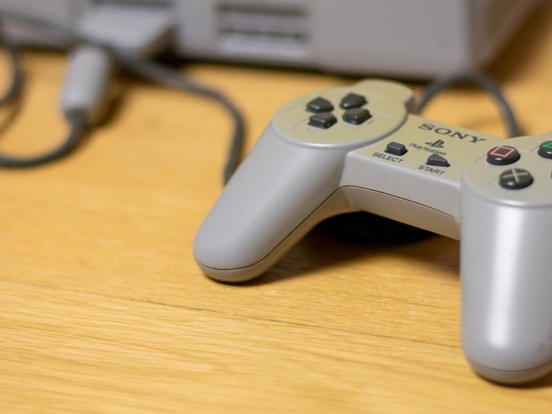 Console: PlayStation. Year of release: 1999. Estimated value (complete in box): £90
