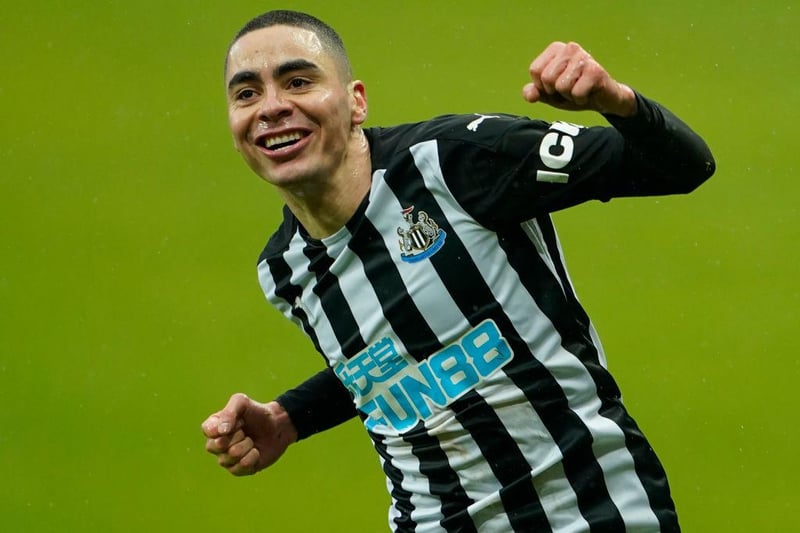 Back in his false nine role, something which had brought the best out of Almiron in the early weeks of Graeme Jones’ arrival.