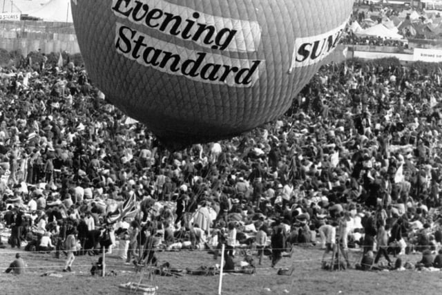 28th August 1970:  The Evening Standard publicity balloon at the Isle of Wight pop festival.  (Photo by Evening Standard/Getty Images)