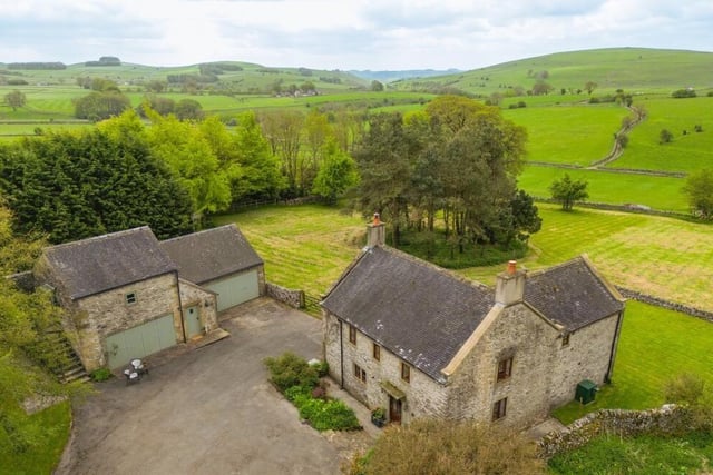 Glebe House Farm and its detached annex is set in three acres of land near the village of Hartington.