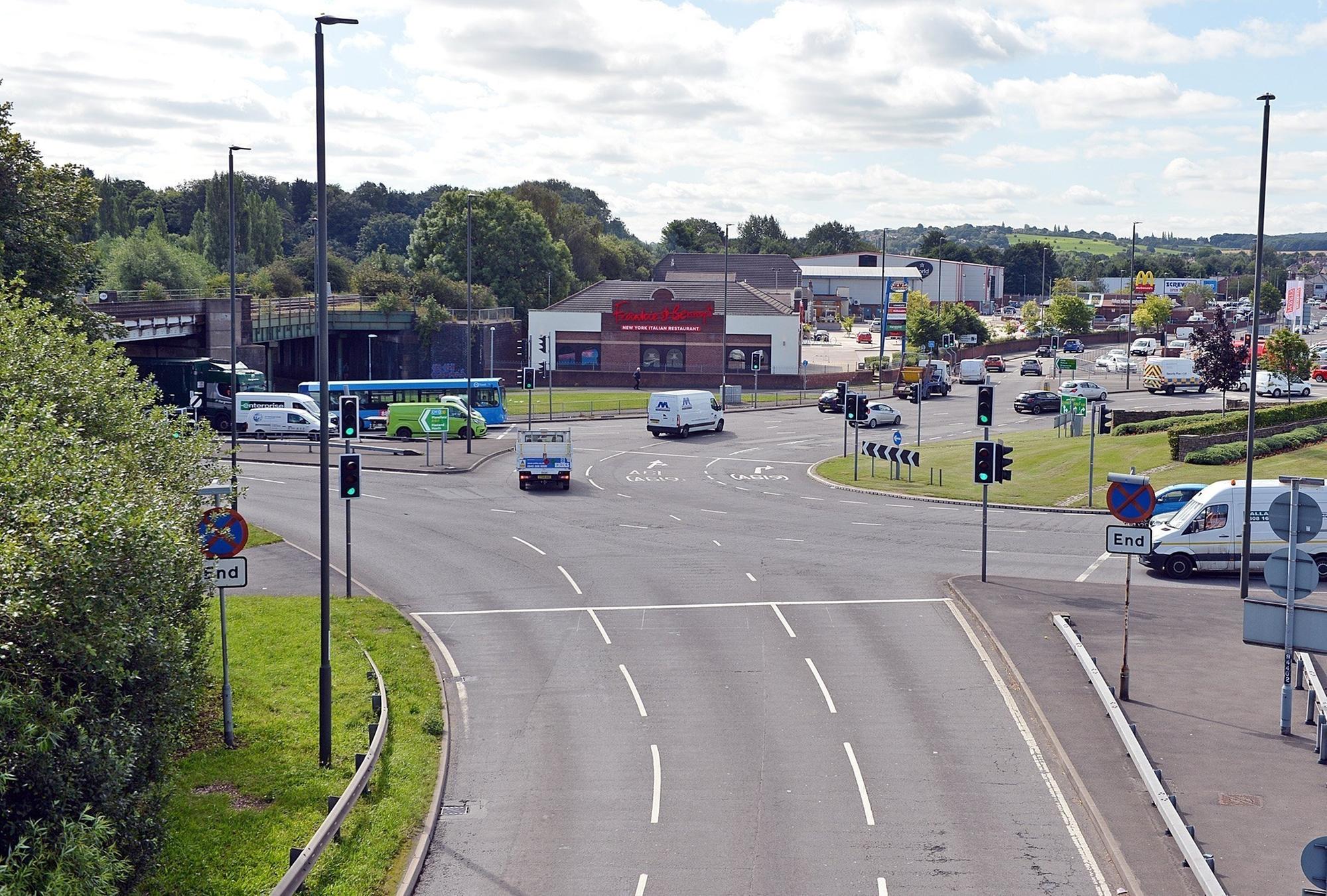 Police forced to close A61 in Chesterfield amid incident along route – with drivers urged to avoid area