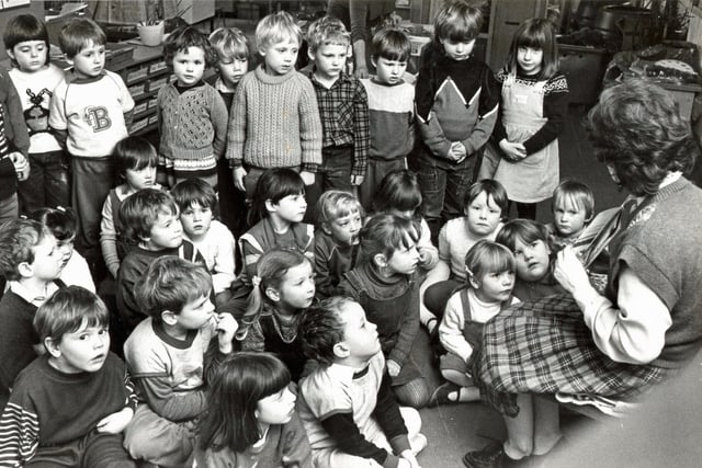 Retro Derbyshire - Heage primary school pupils story time , February 1986