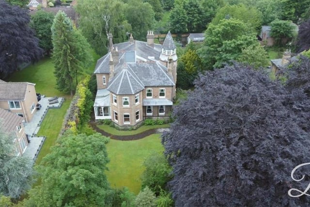 As we say farewell to the Crow Hill Drive mansion, lets's take a deep breath as we marvel at this aerial shot, which shows the property in all its glory. What a sight!