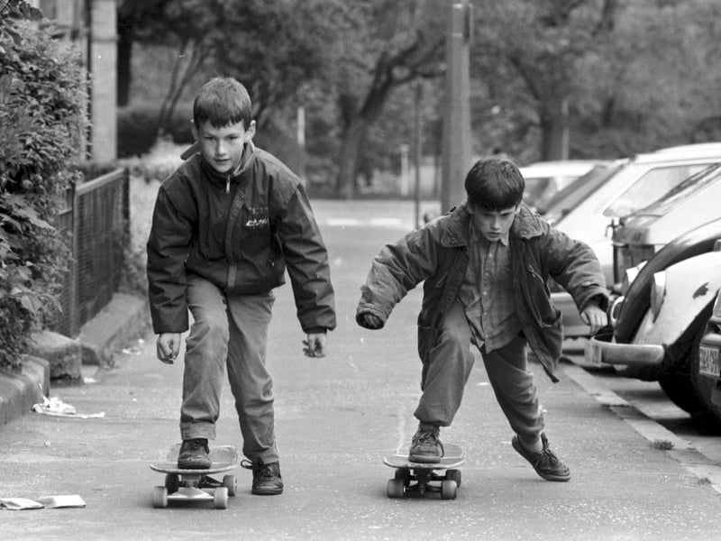 Edinburgh children skateboarding on the pavement in June 1989.
