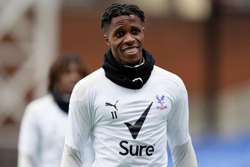 Crystal Palace are believed to have slapped a £40m price tag on star man Wilfried Zaha, as Spurs and Everton prepare to do battle for the Ivory Coast international. He's got two years left on his current Eagles deal. (Daily Mail)
 
(Photo by John Walton - Pool/Getty Images)