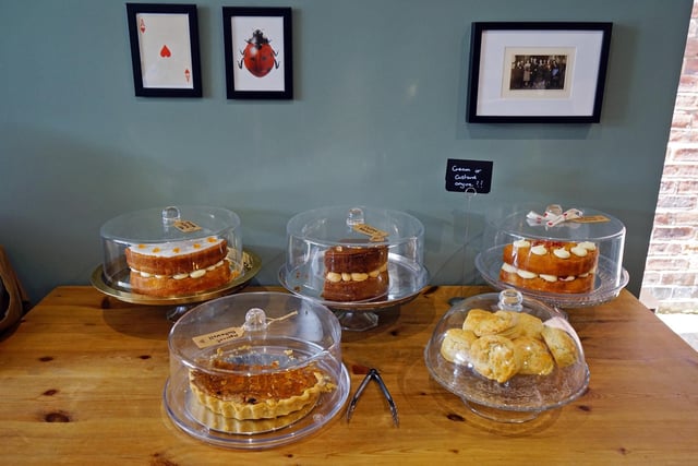 Tracey said their “amazing” cakes are from the Bakehouse, located at Bakewell’s Thornbridge Hall.
