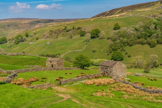 Following a seven mile trail, this scenic route close to Hawes begins in the village of Thwaite and passes through Muker and Keld in a circular loop, taking in a river and fields along the way.