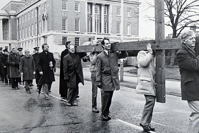 Thw Good Friday procession of Witness leaving Chesterfield Town Hall in 1993.