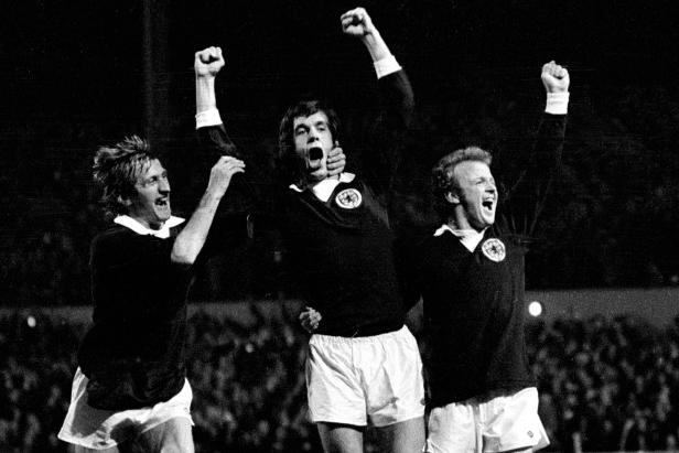 Substitute Joe Jordan's header gave Scotland an unassailable lead in the World Cup qualification group, sending Willie Ormond's team to West Germany and rendering the return in Bratislava a dead rubber the next month