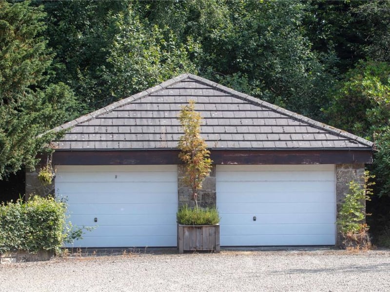 Garage.