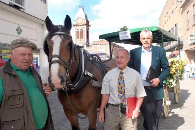 Sam and his handler Sonny greeted the East Midlands in Bloom judges Reg Whitworth and John Ellis in 2007.