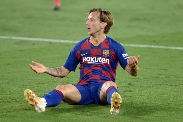 Arsenal manager Mikel Arteta has contacted Barcelona midfielder Ivan Rakitic, however seems the Croatian “more inclined to move into Serie A or stay in La Liga”. (Le10 Sport)