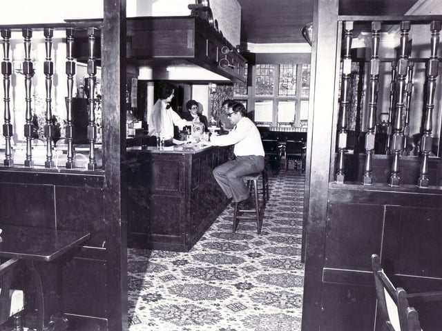 Interior of the Maynard Arms, Grindleford - November 1980