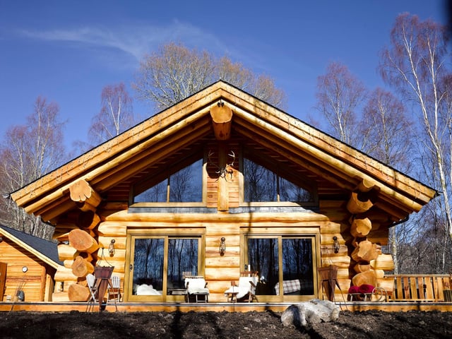 Caledonian Cabins are a Log Cabin, Bunk House and Shepherd's Hut all situated in Invergarry - a beautiful loch side, woodland location. Pick the log cabin for a family stay and to enjoy the roaring fire. Book: https://bit.ly/2HJhiAW