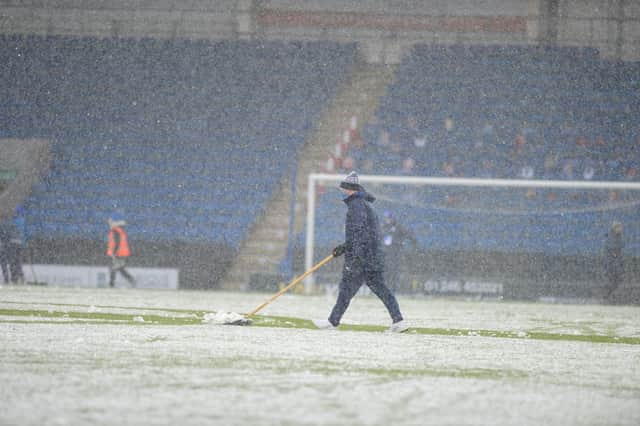 Chesterfield beat Solihull Moors 1-0 thanks to Tom Whelan's strike in snowy conditions at the Technique.