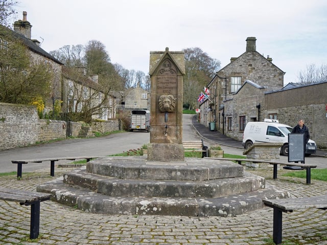 Hartington was known for the mining of ironstone, limestone and lead. In 1086 it was mentioned in the Domesday Book as belonging to Henry de Ferrers and being worth forty shillings. It was granted a market charter in 1203 by William De Ferres and later became a major centre for the area’s large rural population.