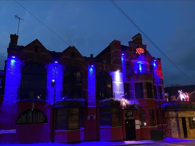 The Red on Bancroft lane is open for food, drinks and takeaway, with a booking system in place for tables. 
Table service  is socially-distanced, and extra cleaning measures are in place.
(01623) 633300