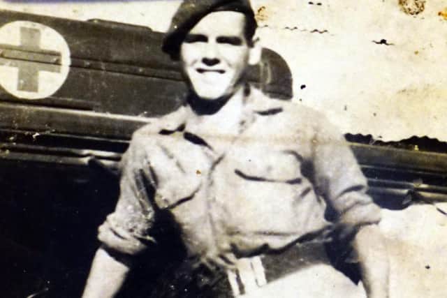 Laurence served as a paratrooper in the Airborne Division.