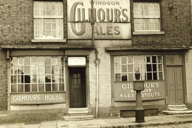The Market Hotel in New Square is seen here in 1950. Althiough no longer a hotel, the Market is still a very popular pub and restaurant