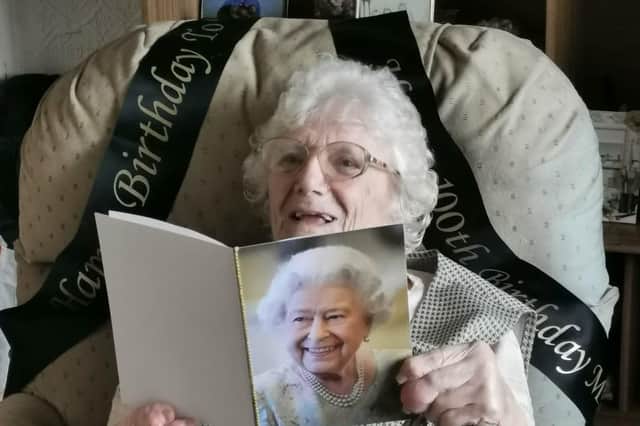 Ethel Griffin with her card from the Queen.