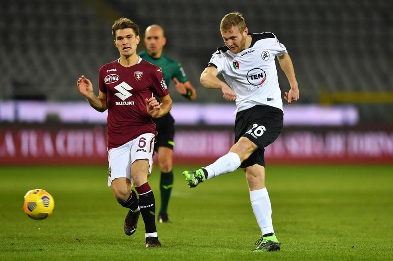Leeds United and Leicester City will need to pay over £8million should they want to sign AC Milan midfielder Tommaso Pobega, currently impressing on loan at Spezia, this summer. He has been dubbed the ‘new Nemanja Matic.’ (Calciomercato)