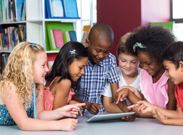 Parents support use of educational technology by children (photo: Adobe)