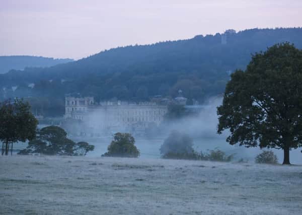 29/09/18

Dawn mist and frost surround Chatsworth House in the Derbyshire Peak District near Bakewell.

All Rights Reserved, F Stop Press Ltd. (0)1335 344240 +44 (0)7765 242650  www.fstoppress.com rod@fstoppress.com