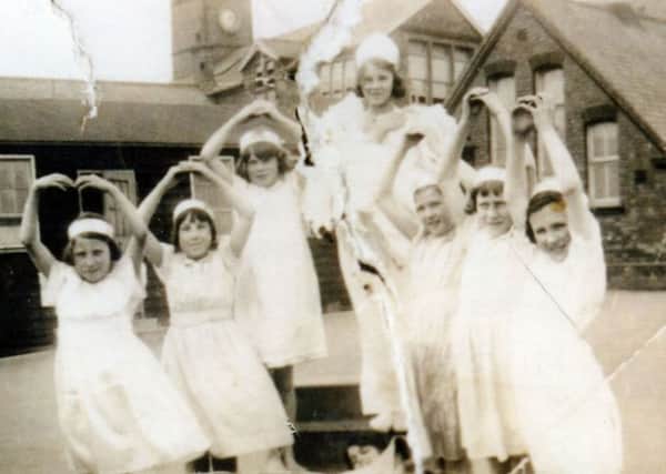 Retro - Claycross girls school. Angels nativity play 1943.
In photo - Nancy Robinson, Maisie Kenny, Jean Cross, Hilda Holmes, Betty Minney, Joan Claris, Kitty Fletcher and Ethl Armstrong.

Picture sent in by Kitty Spencer.