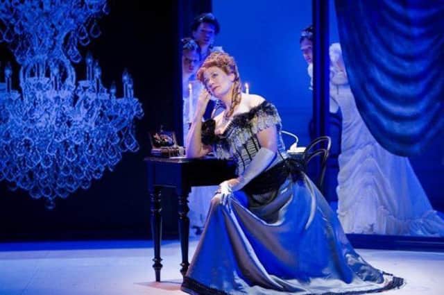 Yvonne Howard in Messagers opera Veronique'