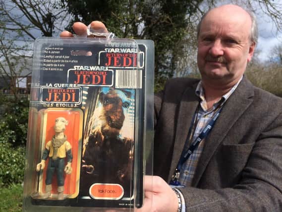 Hansons toy valuer, Steve Fulford with Jedi Yak Face toy, estimate 600-800.