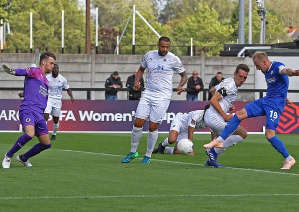Picture Gareth Williams/AHPIX LTD, Football, National League, Boreham Wood v Chesterfield, Meadow Park, Borehamwood, Maidenhead, UK, 10/08/19, K.O 3pm

Howard Roe>>>>>>>07973739229

Chesterfield's Scott Boden reacts quickest to a loose ball and fires beyond Boreham Wood keeper David Gregory to make it 1-1