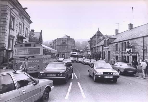 May 30, 1983: Traffic chaos in Bakewell as the bank holiday crowds roll in