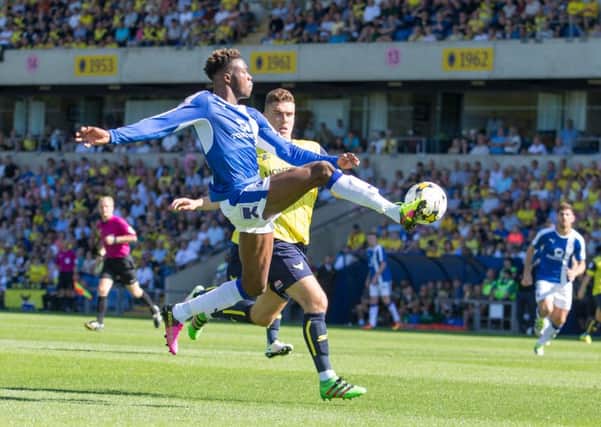 Oxford United vs Chesterfield - Gboly Ariyibi stretches to get a shot on goal - Pic By James Williamson