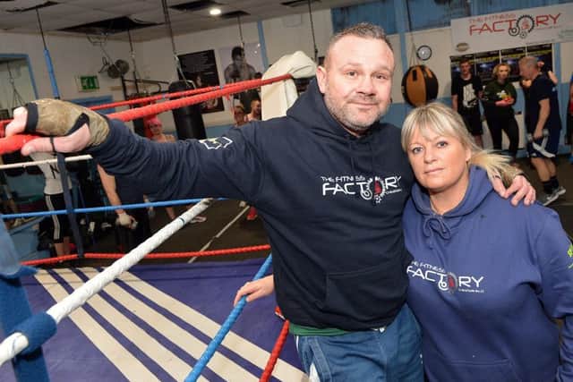 Chesterfield fitness factory members boxing for heroes. Owners of Fitmess factory Shaun and Sharon Grafton.